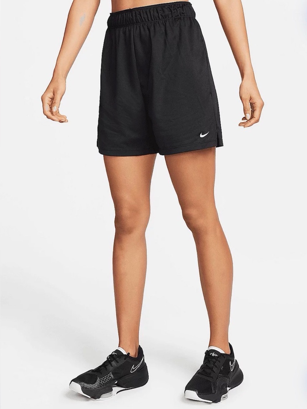 Nike Attack Women's Dri-FIT Fitness Mid-Rise 5" Unlined Shorts